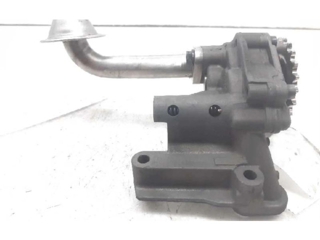 Масляный насос   038115105C  Skoda Octavia Mk2 (1Z) 