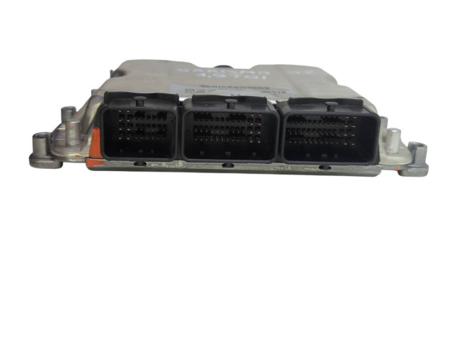 Блок управления двигателя 0281010437, 8200142447 Mitsubishi Carisma