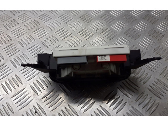 Блок управления спидометра 8200069064   Renault Clio II