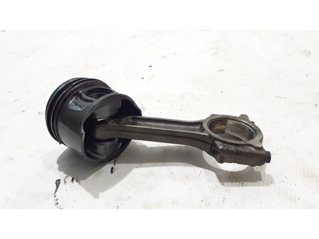 Поршень с шатуном K9K 636 120A11104R Renault Kangoo II для дизельного двигателя 1.5