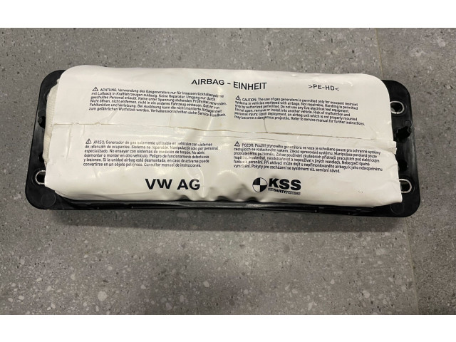 Подушка безопасности водителя    Skoda Octavia Mk3 (5E)