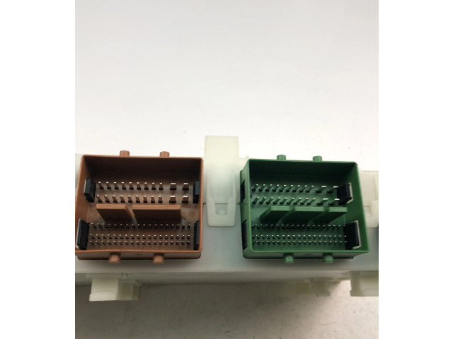 Блок предохранителей  30765624AE   Volvo V70    