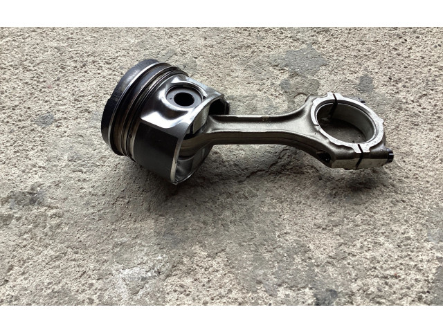 Píst Toyota RAV 4 (XA30)