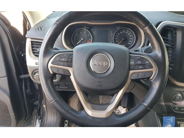 Руль Jeep Cherokee   -  года       