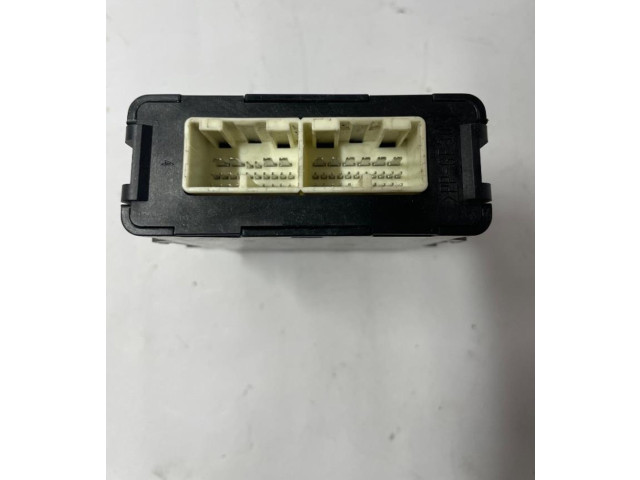 Блок управления коробкой передач 8953576010   Toyota Prius (XW30)