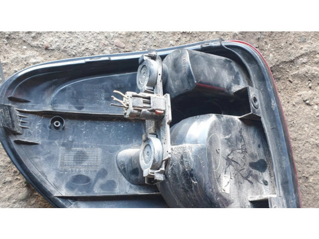 Задний фонарь Dodge Caravan