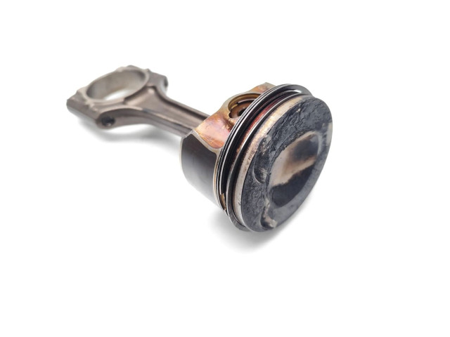 Поршень с шатуном