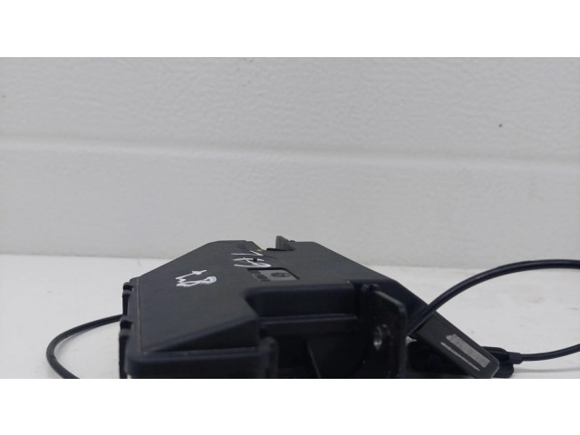 Замок багажника 8196401 BMW 1 E81 E87 2004-2011 года