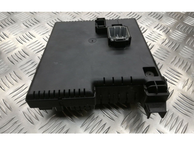 Pojistková skříňka 8676391, 12217799 Volvo XC90 2004