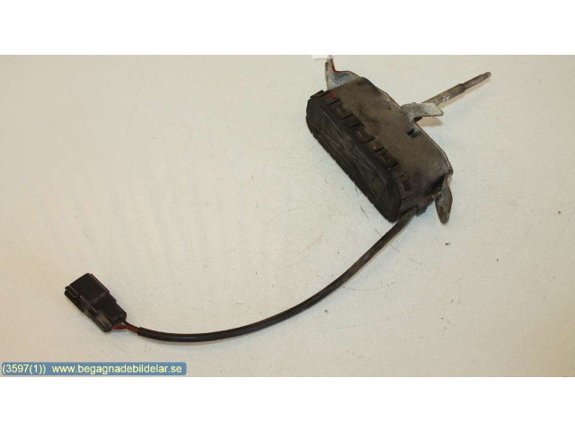 Моторчик стеклоочистителя     Volvo S80