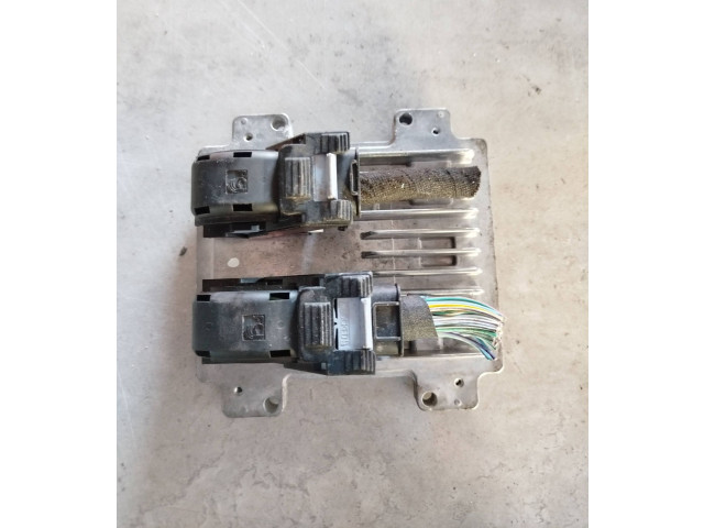 Блок управления двигателя 12647212   Opel Meriva B