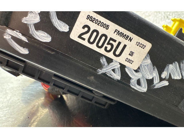   Pojistková skříňka 95202005, 2005U   Opel Antara 2008