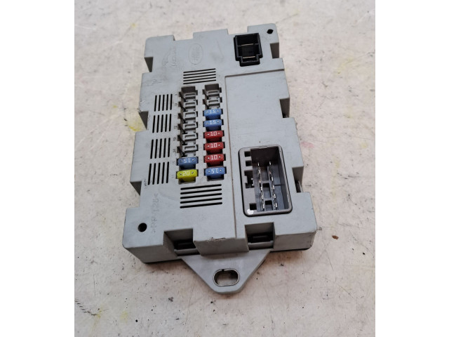 Блок предохранителей C2D57254, GW9314A073DC Jaguar XJ X308