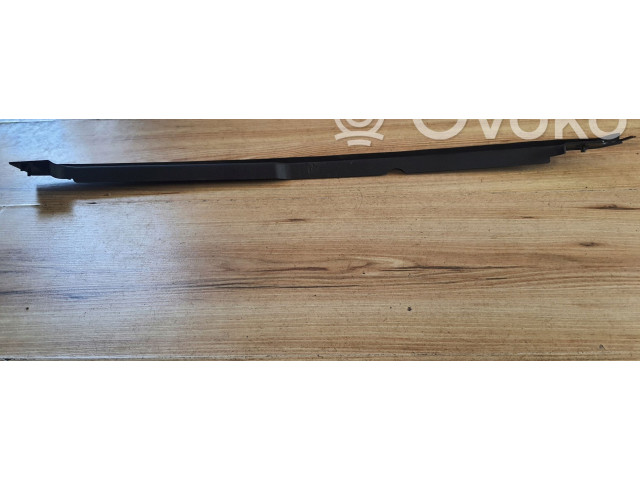 Vstřikovací lišta 4N0820581   Audi A8 S8 D5     