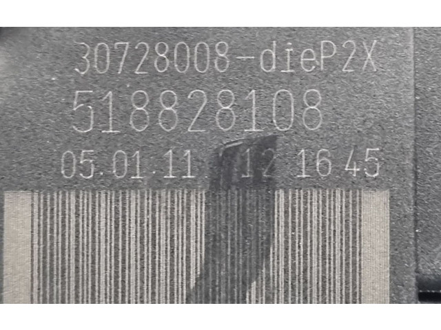 Блок предохранителей 518828108, 30728008   Volvo V70    