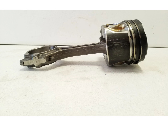 Поршень с шатуном 4n14 M174 Mitsubishi Outlander