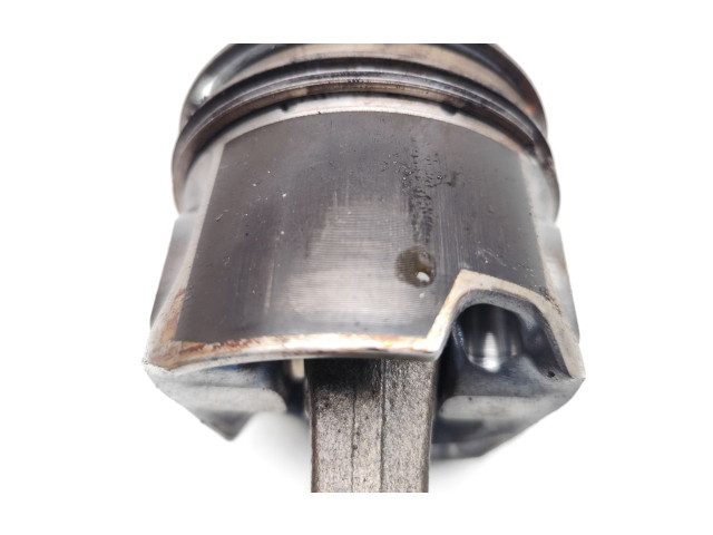 Píst Volkswagen Touareg II CASA