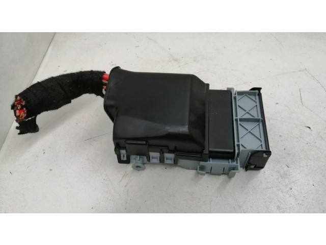 Pojistková skříňka 13222786 Chevrolet Cruze 2013