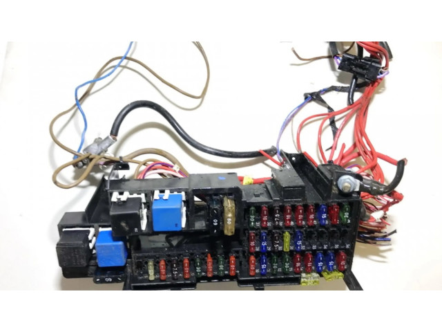 Pojistková skříňka 1685450240 Mercedes-Benz A W168 1998