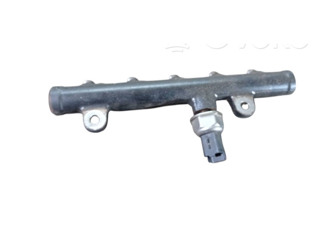 Топливная рампа 9681649580   Volvo C70  