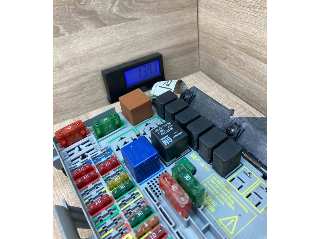 Pojistková skříňka 09152787 Opel Vectra B 1996