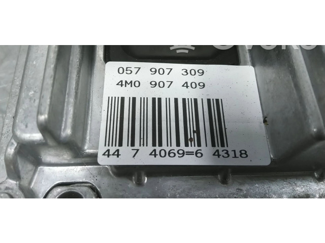 Řídící jednotka 057907309, 0281032208 Audi Q7 4M 2018