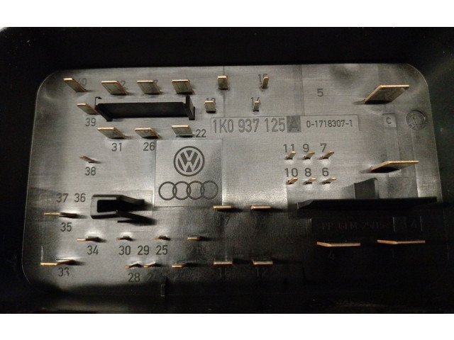 Pojistková skříňka Řídící jednotka BSM 1K0937125A Audi A3 S3 8P 2006