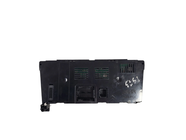 Блок управления климат-контролем    Peugeot 5008