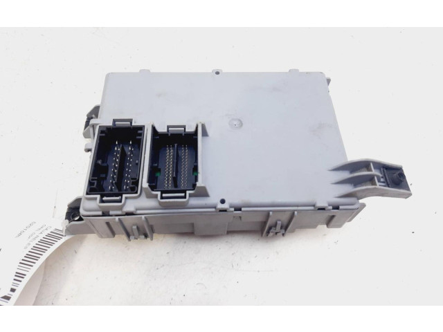 Блок предохранителей 520158930 Opel Combo D