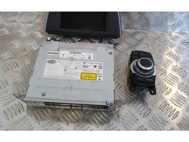 Радио/ проигрыватель CD/DVD / навигация