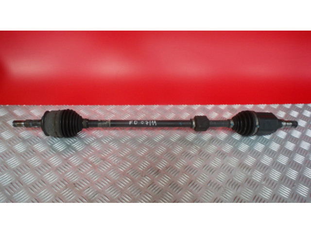 Передняя полуось