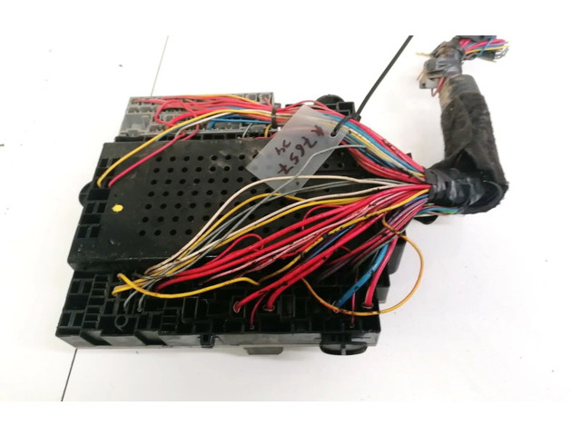 Блок предохранителей  1451459, 1445335   Volvo V70    