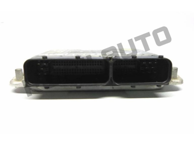 Řídící jednotka 8L0906018Q Audi TT Mk1 2000