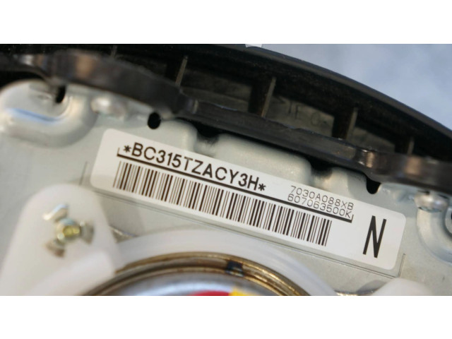 Подушка безопасности водителя 7030A088XB Mitsubishi Outlander