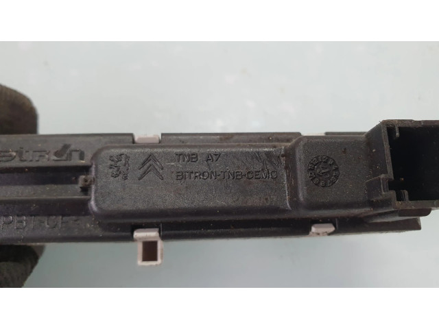 Дисплей    9665103880   Peugeot 207 CC