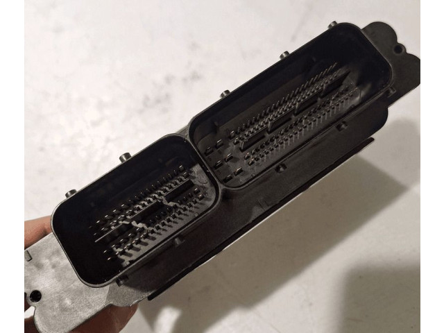 Блок управления 04E906027BB   Skoda Fabia Mk3 (NJ)