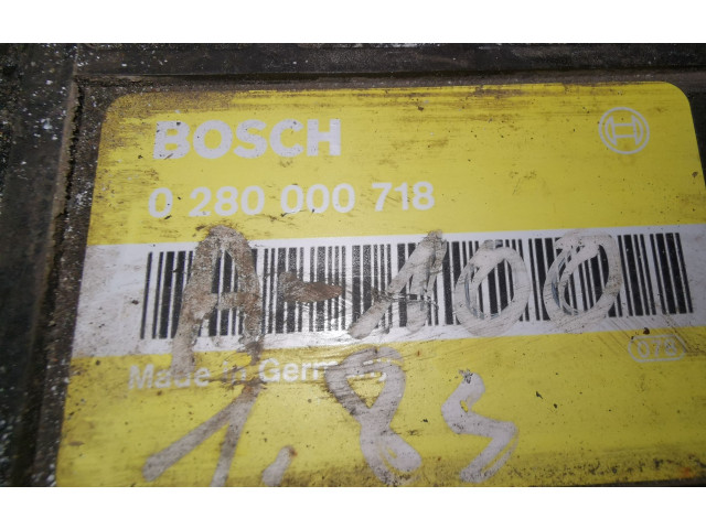 Блок управления двигателя 0280000718   Audi 80 90 B3