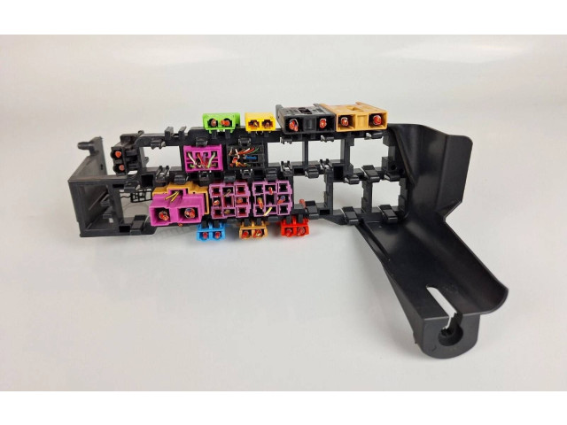 Блок предохранителей 8D1937545 Audi A6 S6 C5 4B