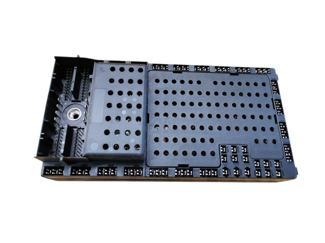 Блок предохранителей 08696098, 03W334 Volvo XC90