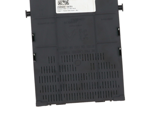 Pojistková skříňka 657064 Peugeot 3008 2010