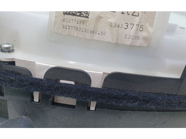 Přístrojová deska Opel Zafira C 2013 13433775