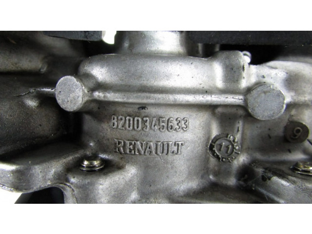 Масляный насос M9R782 150157688R Renault Trafic II (X83) 2.0