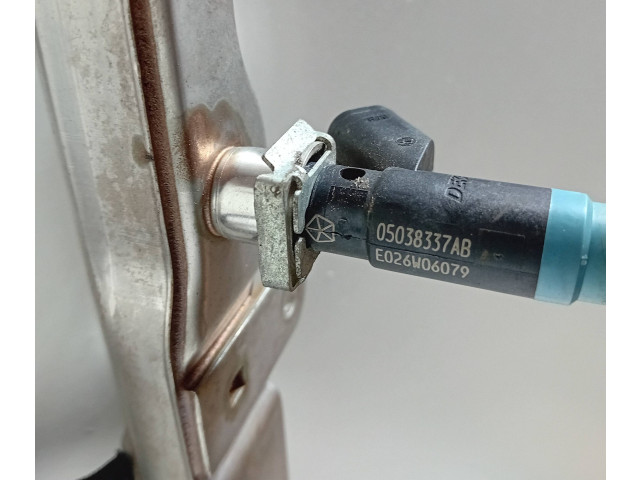 Форсунка 05038337AB, 05038530AB Jeep Grand Cherokee