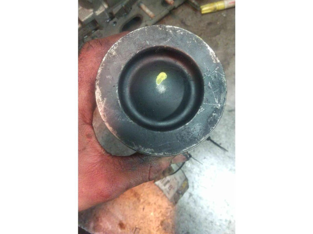 Поршень с шатуном    Volkswagen Golf Plus