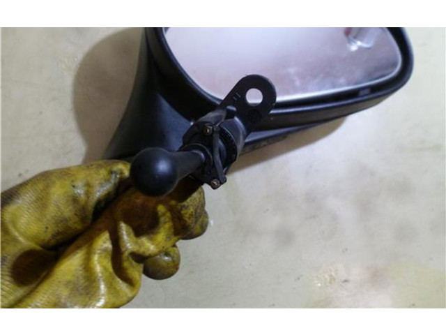 Зеркало электрическое Mitsubishi Carisma 2000 - 2004 года