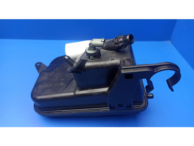 Расширительный бачок охлаждающей жидкости    