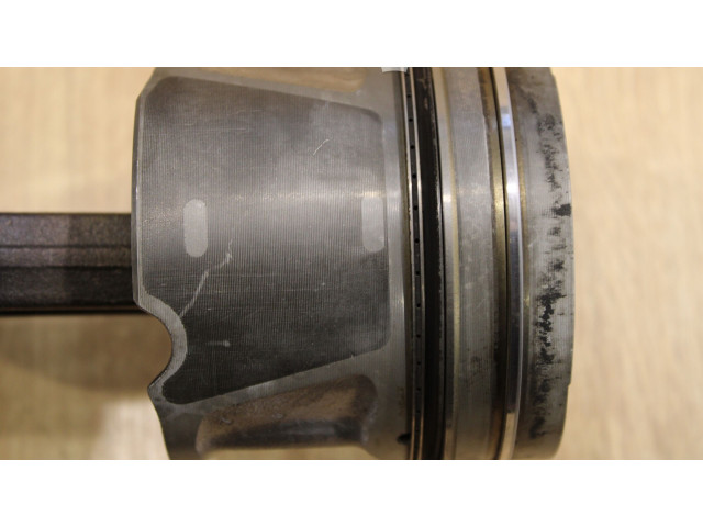 Поршень Jaguar XF X250