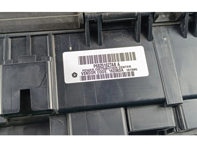Блок предохранителей P68251627AB Jeep Grand Cherokee