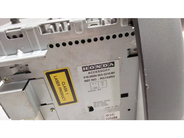 Радио/ проигрыватель CD/DVD / навигация