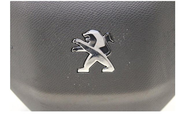 Подушка безопасности водителя 98255207ZD   Peugeot 2008 II